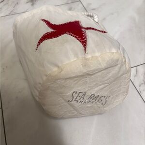 Sea Bags - white and red star bucket bag - Maine